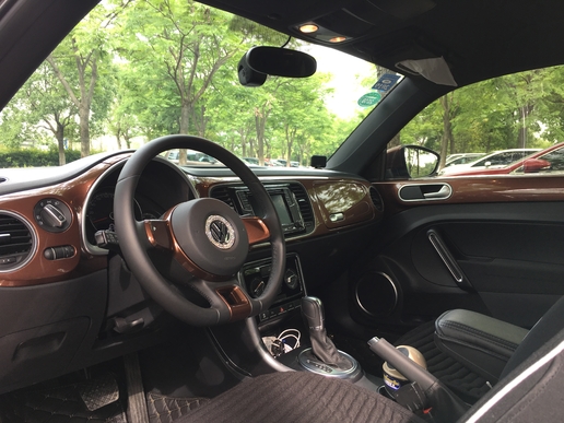 新到17年大众甲壳虫,14年大众甲壳虫白色驾驶感受