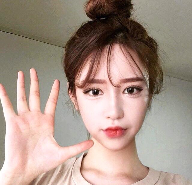 手把手教你扎超火的炸毛丸子头,一扎丸子头就炸毛