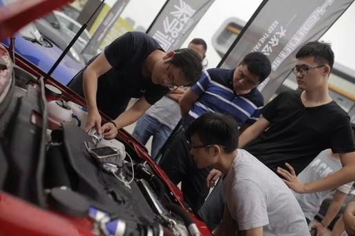 收台车翻新视频,收二手车回来自己开