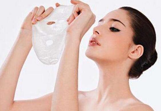 夏季脸上干燥脱皮怎么办啊,夏季皮肤瘙痒干燥脱皮怎么办