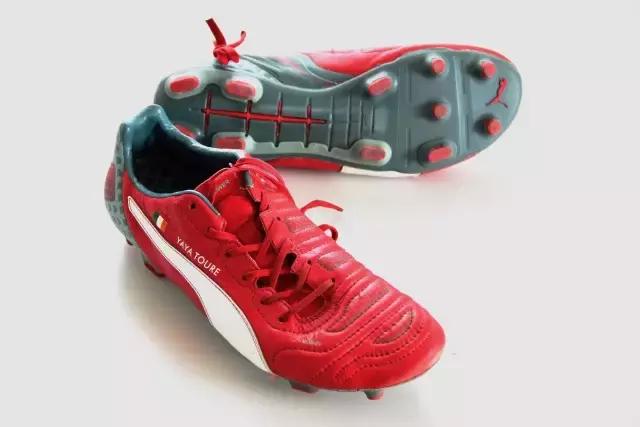 亚亚图雷打什么位置,亚亚图雷表演