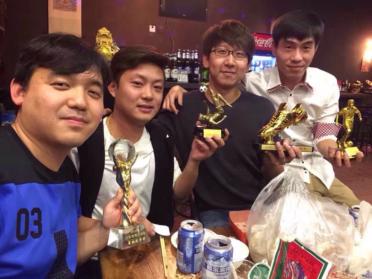 刀剑玫瑰!草根中一支快乐小球队~