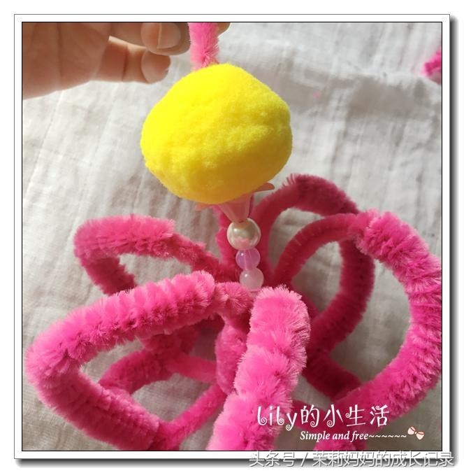 扭扭棒做小皇冠,如何用扭扭棒做一个小的皇冠