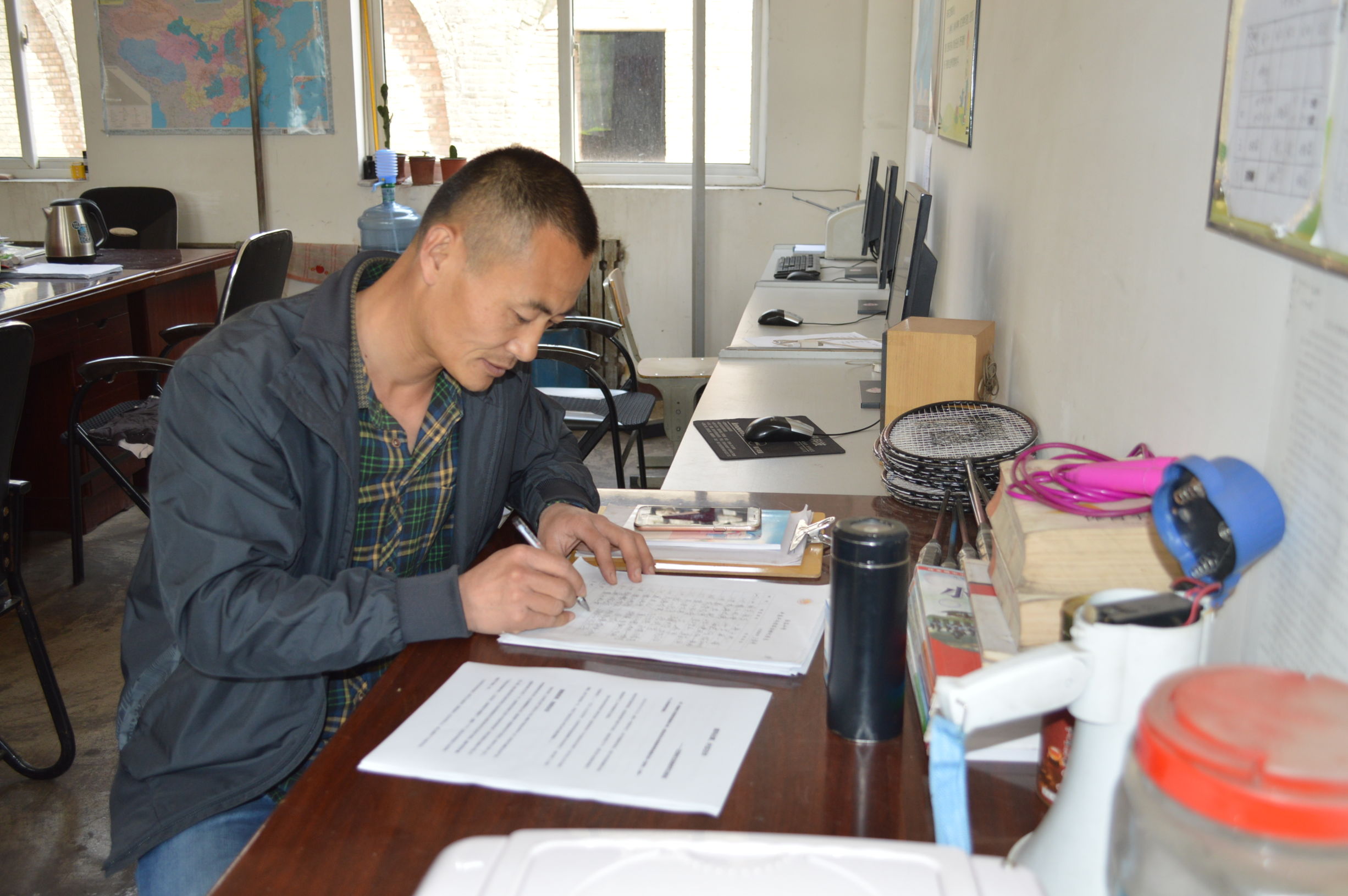 “钉”在农村写忠诚——记孝义后庄小学支教教师王春浦