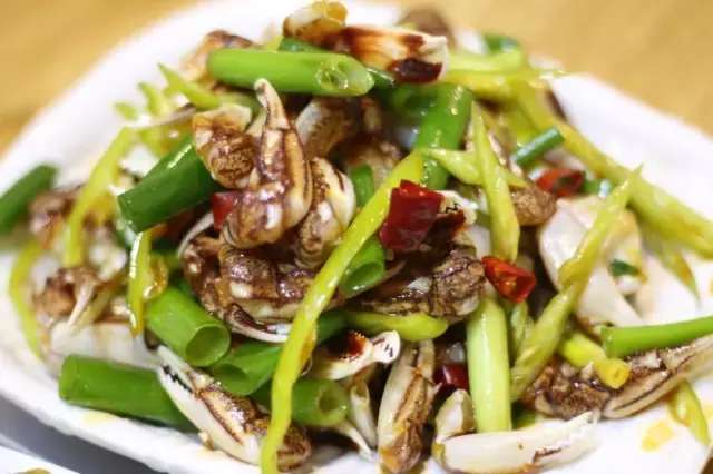 大连看球的烧烤店联胜街,大连足球迷玩的地方