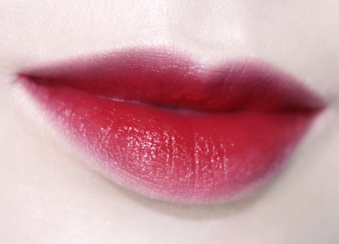 dior的迪奥魅惑釉唇膏 (dior魅惑釉唇膏怎么用)