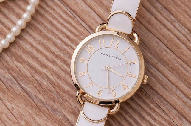 ak高端腕表,ak复古绿镶钻表