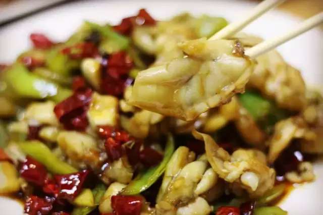 大连看球的烧烤店联胜街,大连足球迷玩的地方