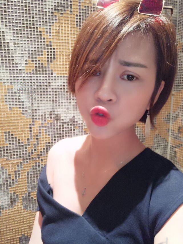 唯一的不足就是下摆那里会翘起来