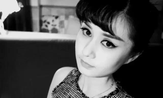 奥黛丽赫本妆教程,如何化妆赫本妆