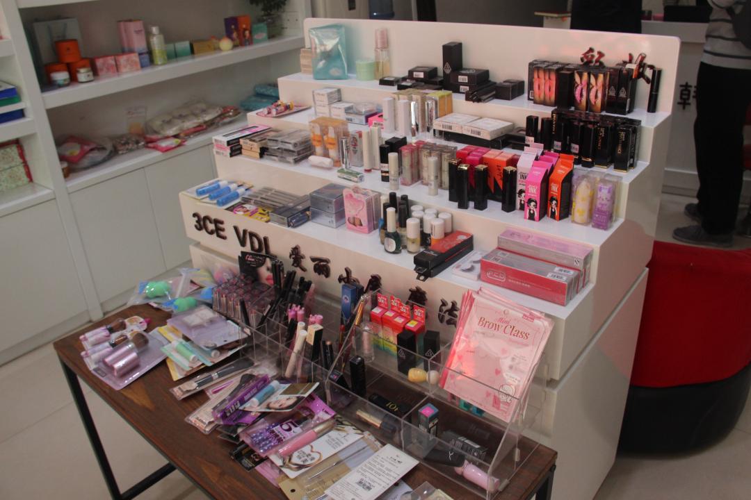 达摩和《跑男》都来了，可化妆品门店为何“一地鸡毛”？