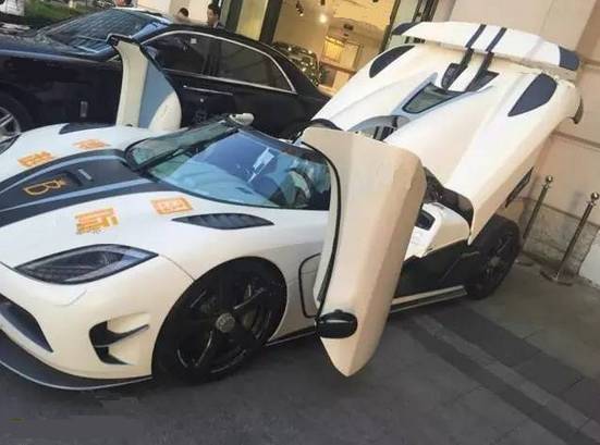 在这里，百万级别的奔驰宝马都是渣渣，这才是北京最牛的一条街