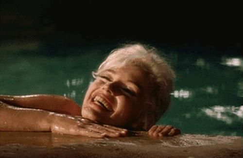 梦露与赫本有什么关系,梦露与赫本谁幸福