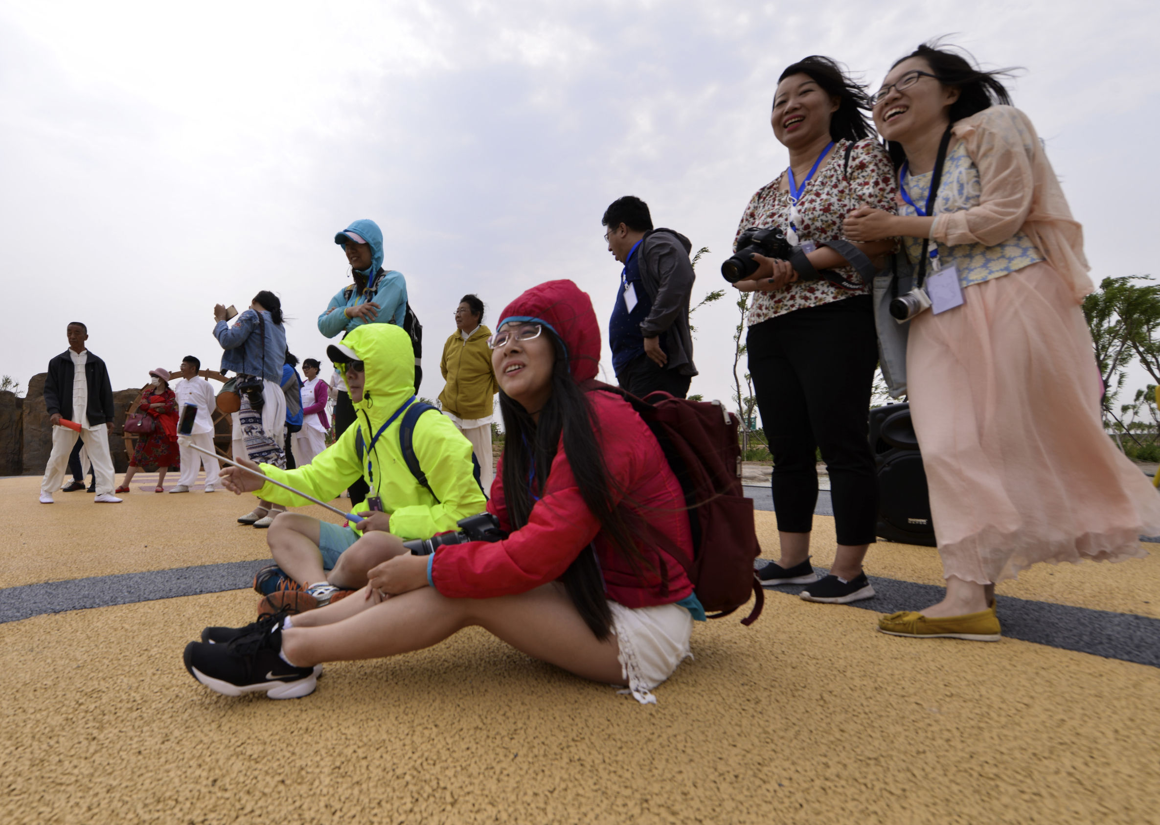 捕鱼捉到螃蟹,出海捕鱼和赶海哪里好玩