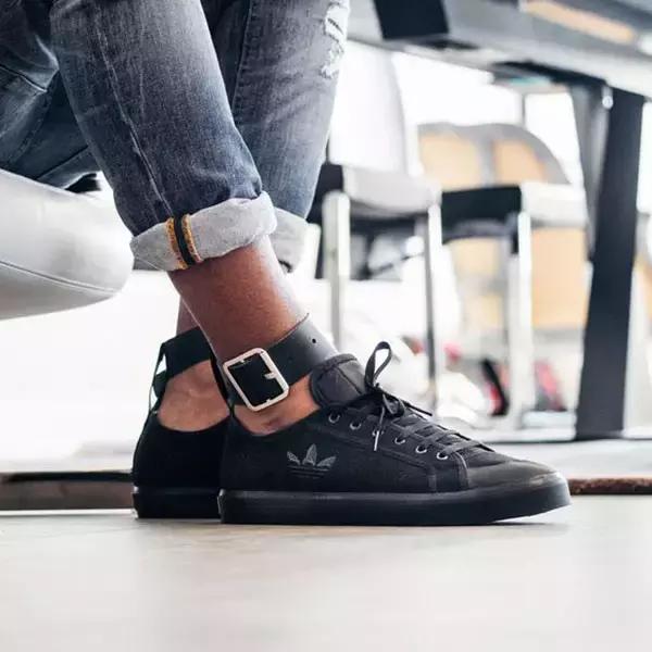 王炸同款鞋子,王炸溜冰鞋