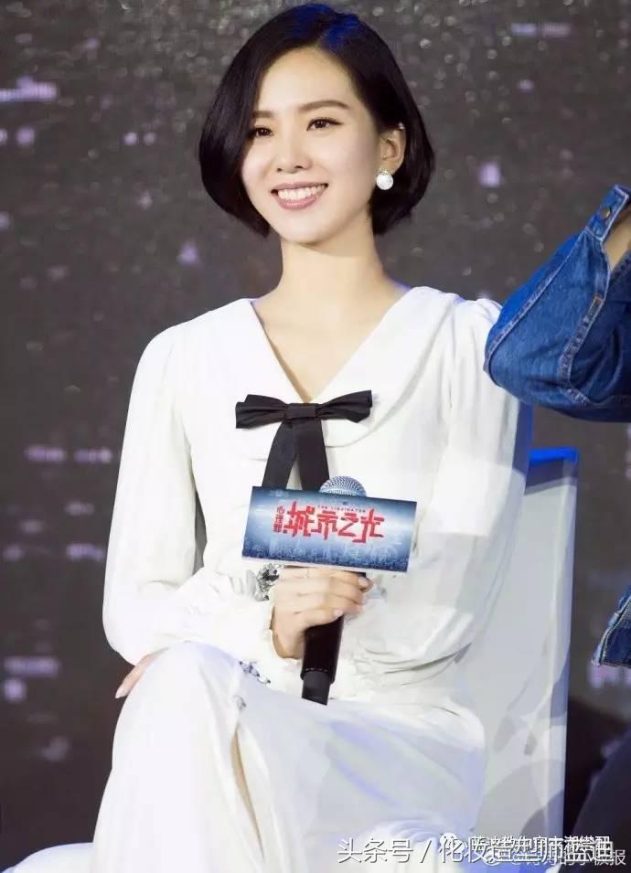 江疏影私服曝光,刘诗诗江疏影pk风衣新穿搭