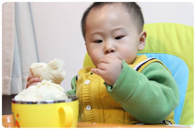 小宝宝脾胃虚弱积食便秘怎么调理,孩子积食脾胃差医生一招就搞定