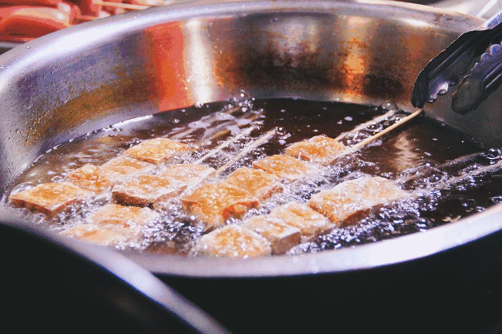 这家20年老店从一块钱的臭豆腐开始卖，如今赚了几套房