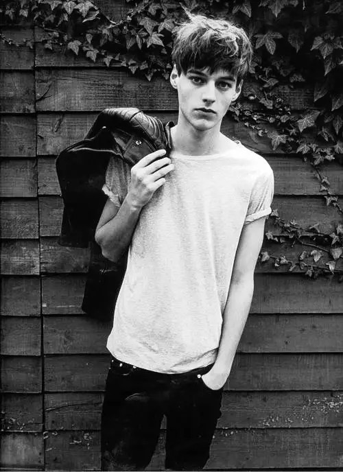 纯棉和涤棉的布料有什么区别,棉涤t恤和纯棉有什么区别