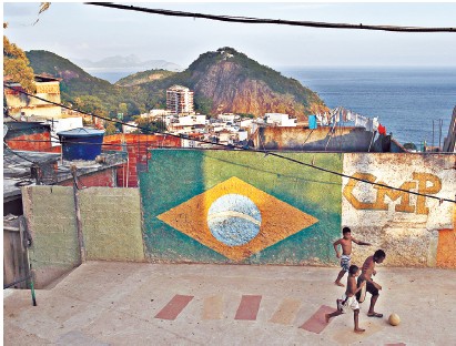 堕落和伟大的距离只有一根香蕉，阿尔维斯的热血奋斗史！