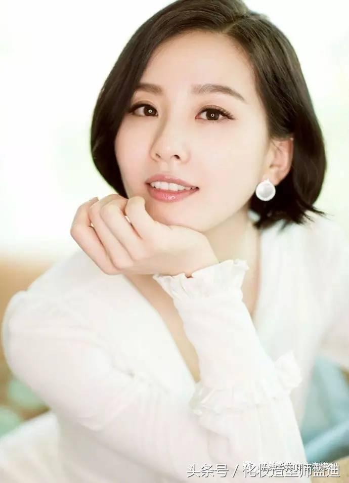 江疏影私服曝光,刘诗诗江疏影pk风衣新穿搭