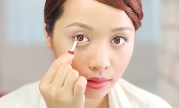 画眼线老是花怎么办,画眼线容易晕怎么办