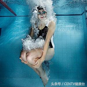 晚上睡觉腿脚抽筋是怎么回事,睡觉腿突然抽筋然后很痛