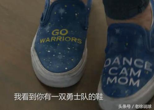 中国大妈在球场跳广场舞，美国大妈却成了勇士啦啦队长！