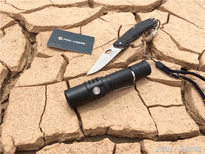 能给手机充电也能当支架,能给手机充电能连wifi的充电宝