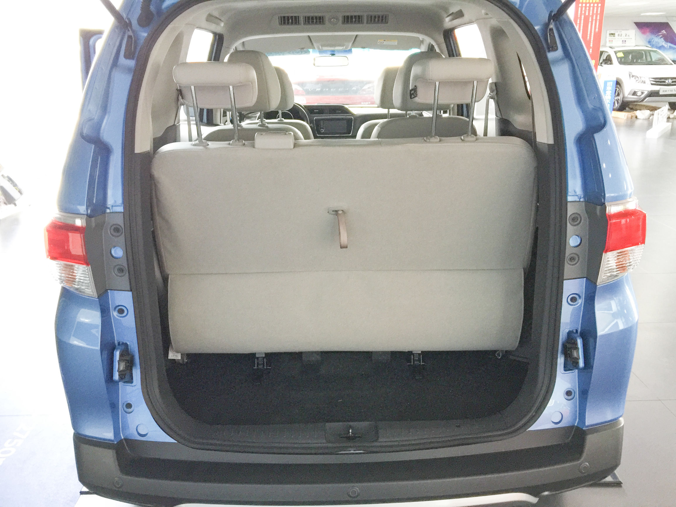 日产启辰m50v多少钱,8万左右的mpv车型推荐侧开门