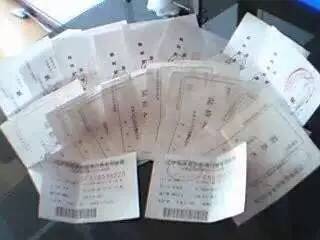 小区里乱停车挡道然后被锁了,小区里乱停车导致道路窄怎么举报