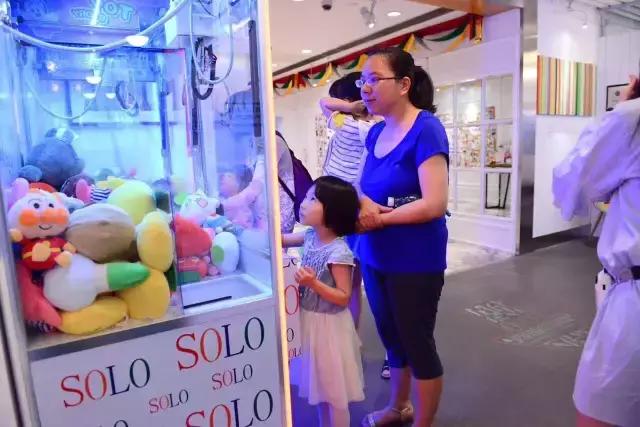 高层写字楼观景阳台 (高端写字楼空中花园观景台)