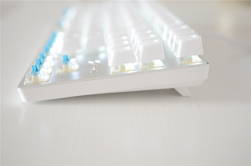 晶莹剔透的冰晶,蓝色冰晶效果