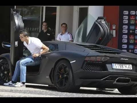 什么样的车才能配得上这首歌,什么样的车显得男人成熟