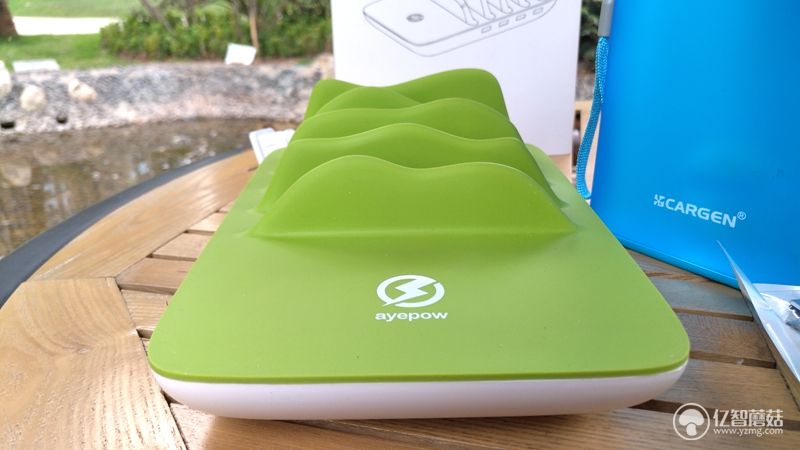 艾泡智能充电器,横看成岭侧成峰跟读