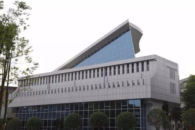 三年的蜕变,三年蝶变纪录片