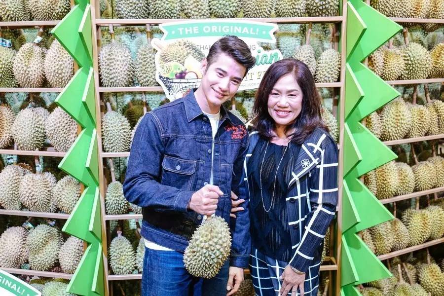 泰国吃榴莲自助餐视频,第一次吃泰国料理