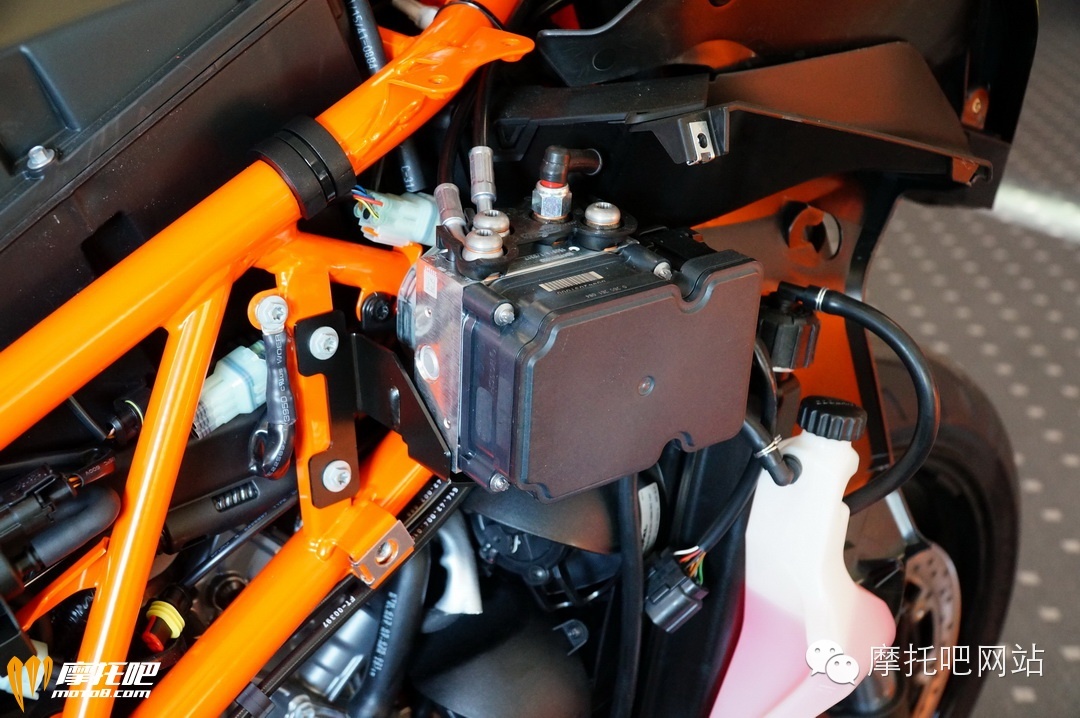 濂ュ湴鍒﹌tm1290superdukegt,ktm宸ュ巶鍦ㄥゥ鍦板埄鍝噷