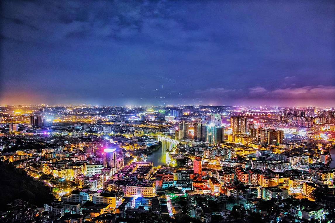 从基础教程到题材选取再到实用技巧，手把手教你玩转夜景拍摄！