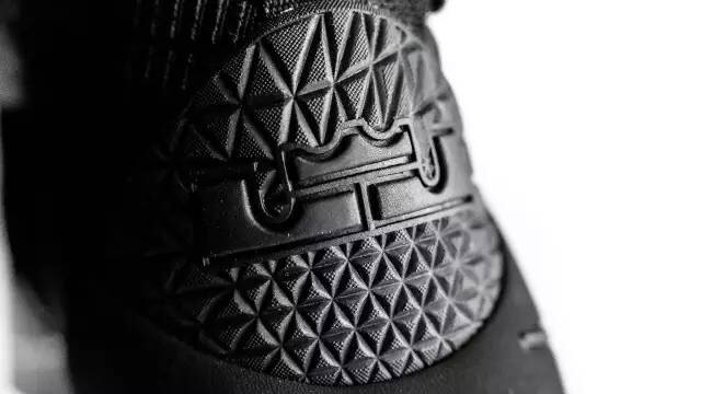 詹姆斯总决赛会穿18吗,詹姆斯为什么穿witness4