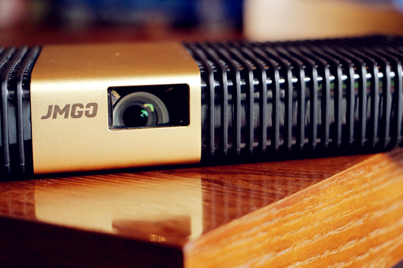 坚果睿途r8投影仪怎么用,坚果投影仪睿途r8死机