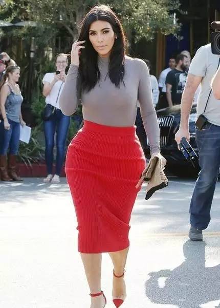 屁股大腿大穿衣搭配,如何改善屁股不匀称