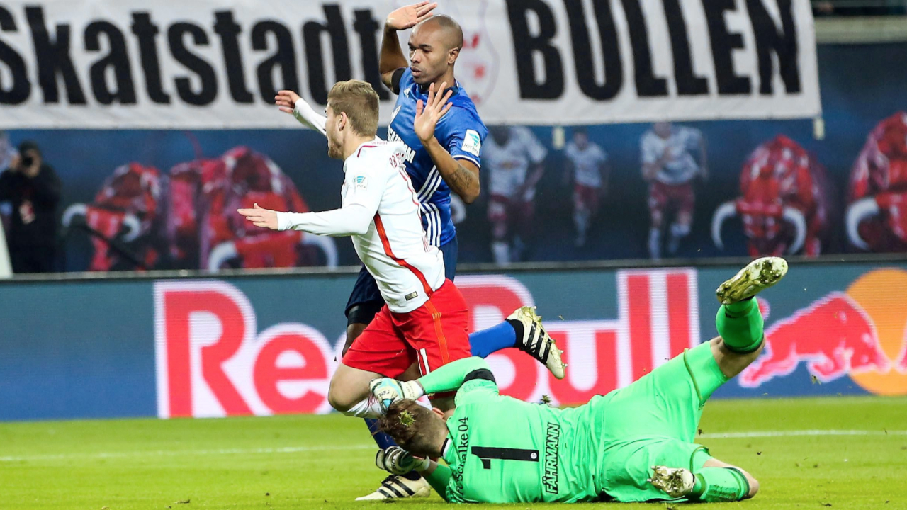 面对鱼腩，德国锋线红星不进球竟被全场狂嘘？背后其实另有原因