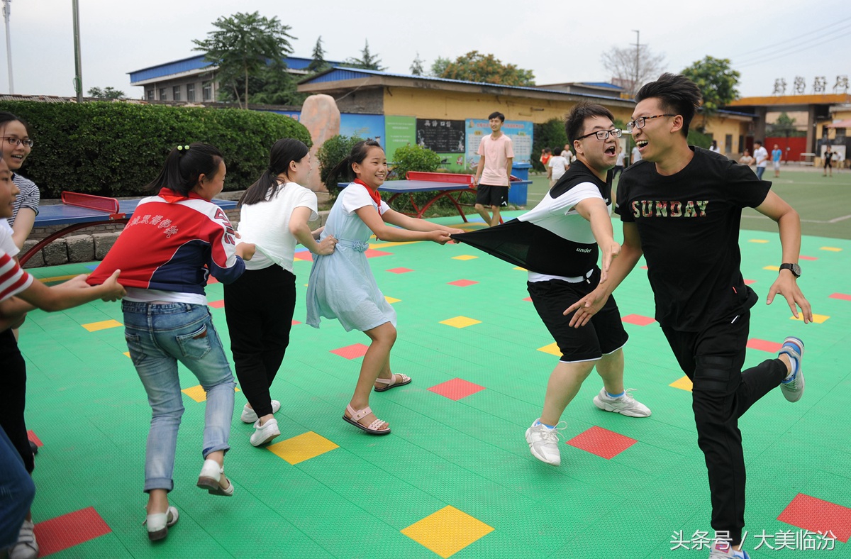 山西师大“大手拉小手小手牵大手”共创特色*党**建品牌