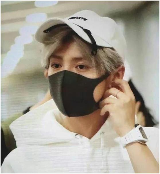 鹿晗戴橘色手链,鹿晗戴手绳