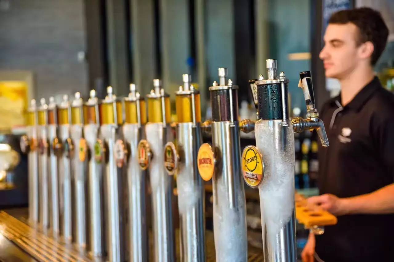 北石：这个由一群流放者建立的国家如今居然这么发达和美丽