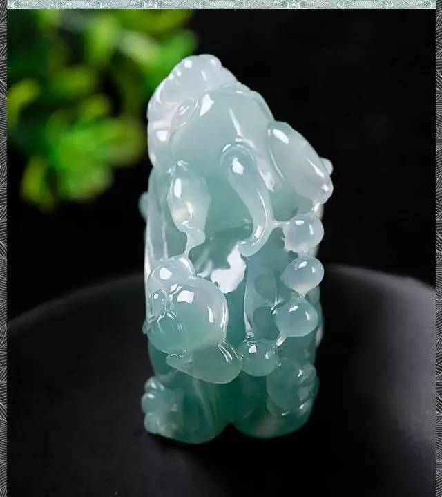 翡翠葫芦挂件的寓意和象征,翡翠宝宝佛挂件寓意