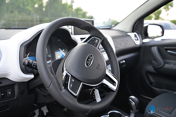 江淮电动汽车iev6试驾视频,江淮新能源纯电动汽车iev6e多少钱