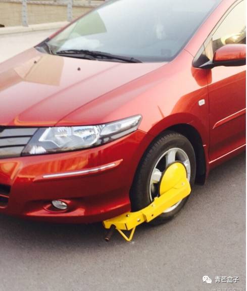 广场舞大妈占用篮球场看法,广场舞大妈霸占篮球场推搡年轻人