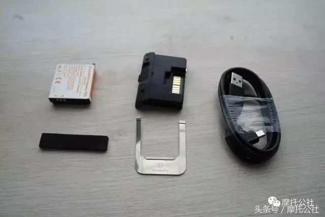 舒伯特揭面盔评测,舒伯特c4pro和agv揭面盔哪个好